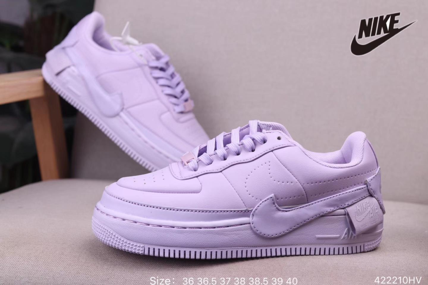 nike light purple shoes